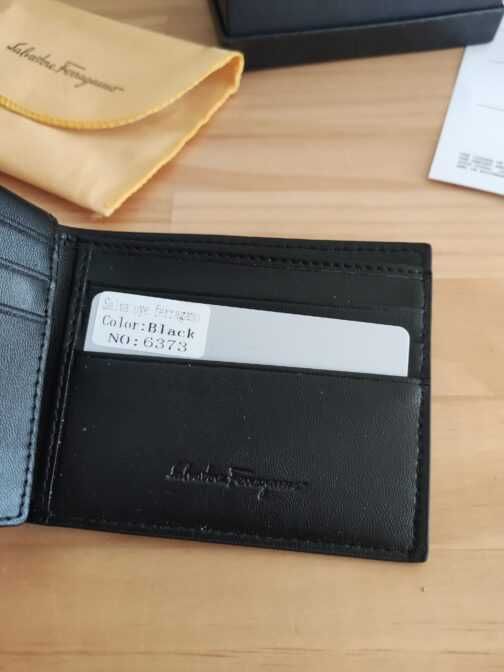 In stoc Portofel pentru bărbați piele Salvatore Ferragamo 6373