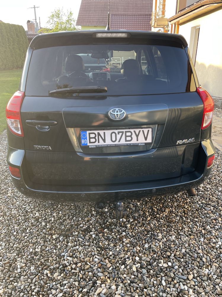 Vand Toyota rav 4/177 cai
