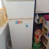 Холодильник 15000 тенге. жақсы жасап тұр. Саудасы бар.