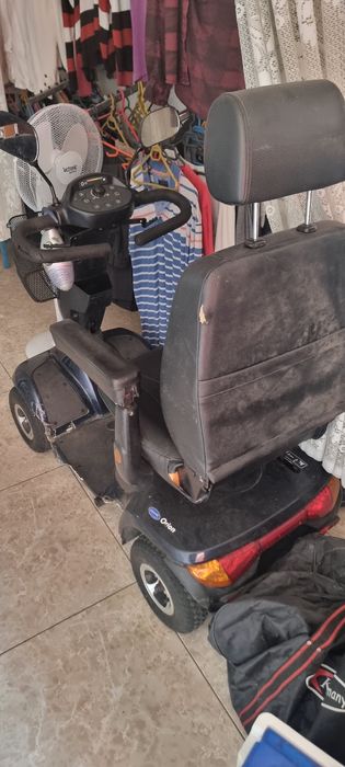 Cărucior electric handicap