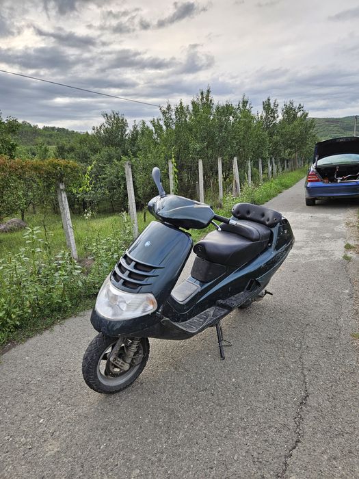 Vând scuter PIAGGIO 125,impecabil!!!