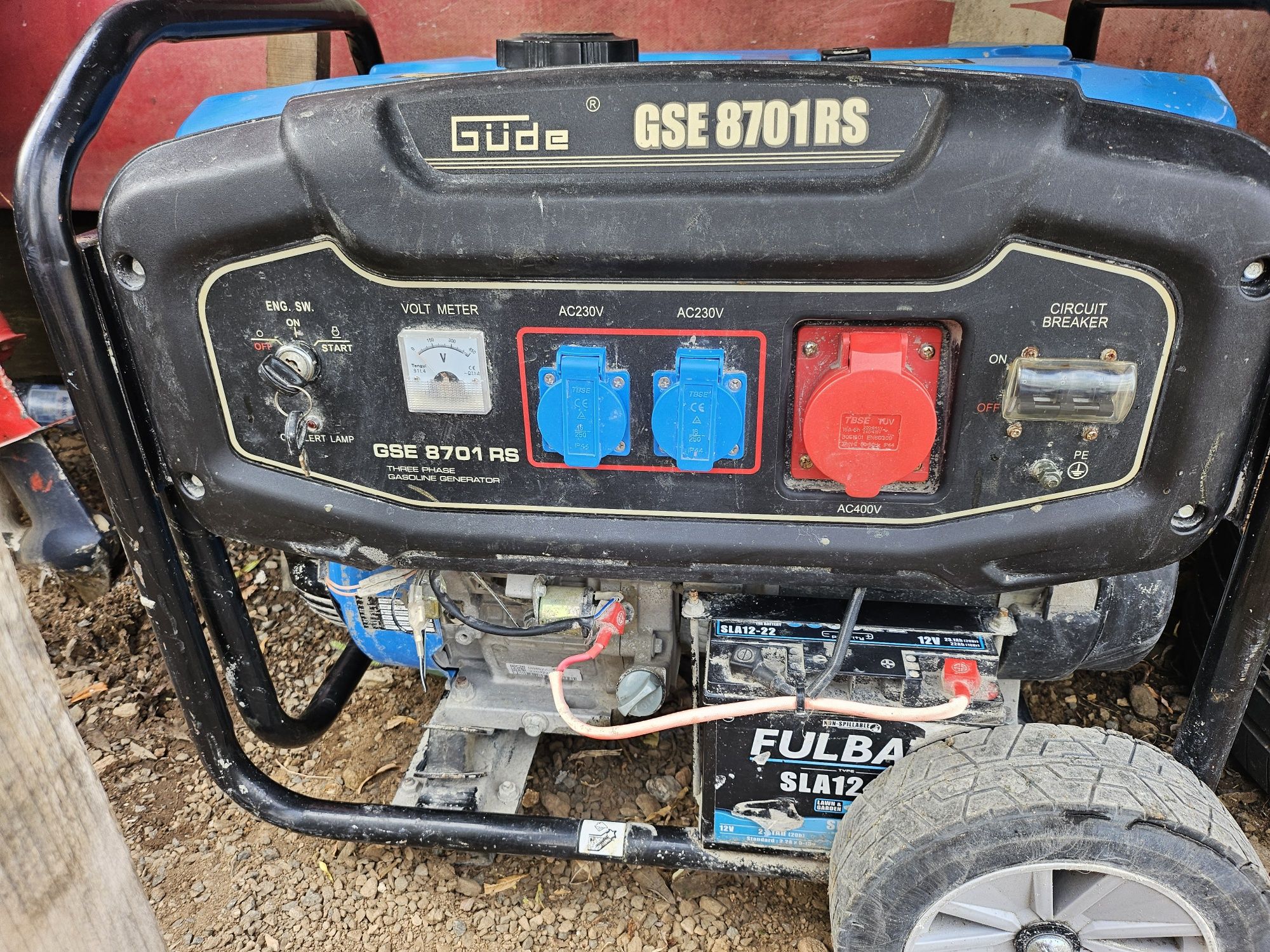 Închiriez generator curent trifazic de 7,5 kw