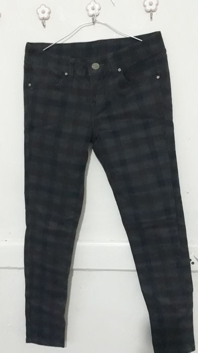 Женские джинсовые брюки 27/28/29р, наш адрес Сайрам центр