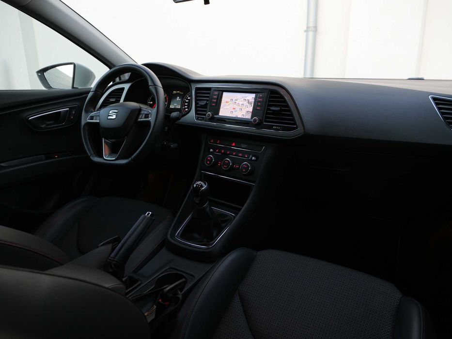 Seat LEON FR III versiune 5F  fara daune /propietar 150cp foarte dotat