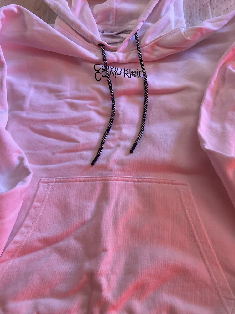 Суичър “Calvin Klein”
