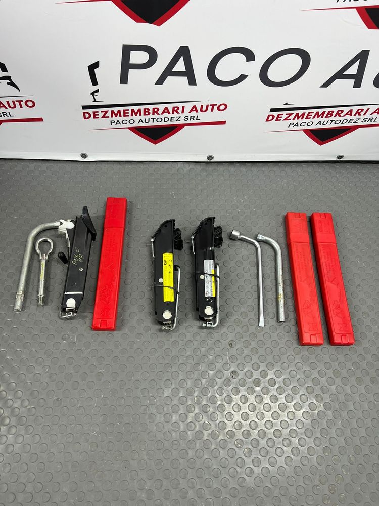 Set Triunghi+Cric+Cheie Roti+Carlig Vw Polo 6R