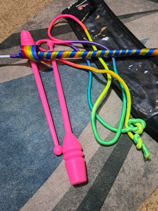 Булавы- принадлежности для художественной гимнастики