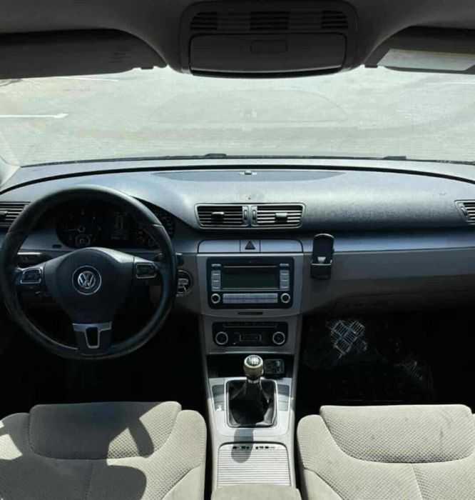 Vând Volkswagen Passat B6 An 2010