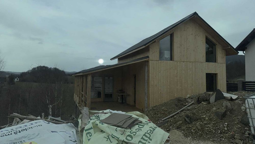 Teren cu cabana la Munte