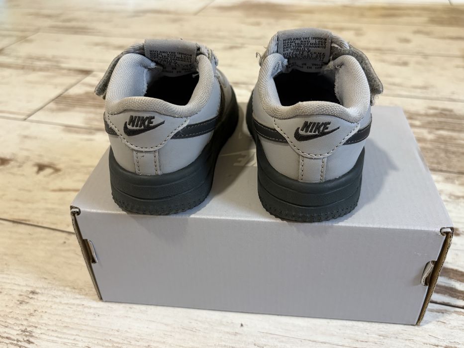 Маратонки Nike Force
