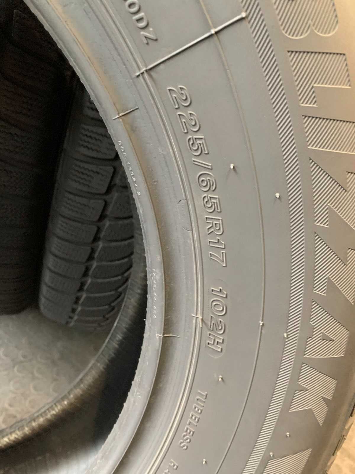 225 65 17 зимни гуми за джип BRIDGESTONE BLIZZAK LM 80 evo