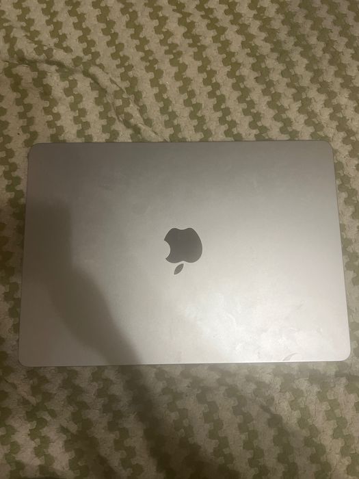 MacBook Air M2 16gb