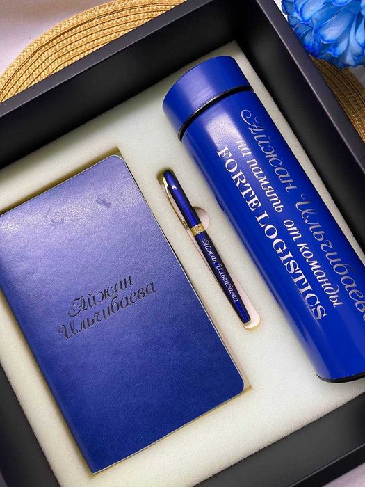 Именные корпоративные подарки на Новый год  наборы с гравировкой