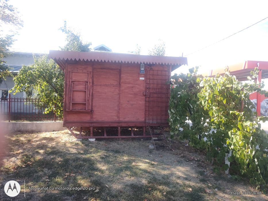 Vând baracă metalică