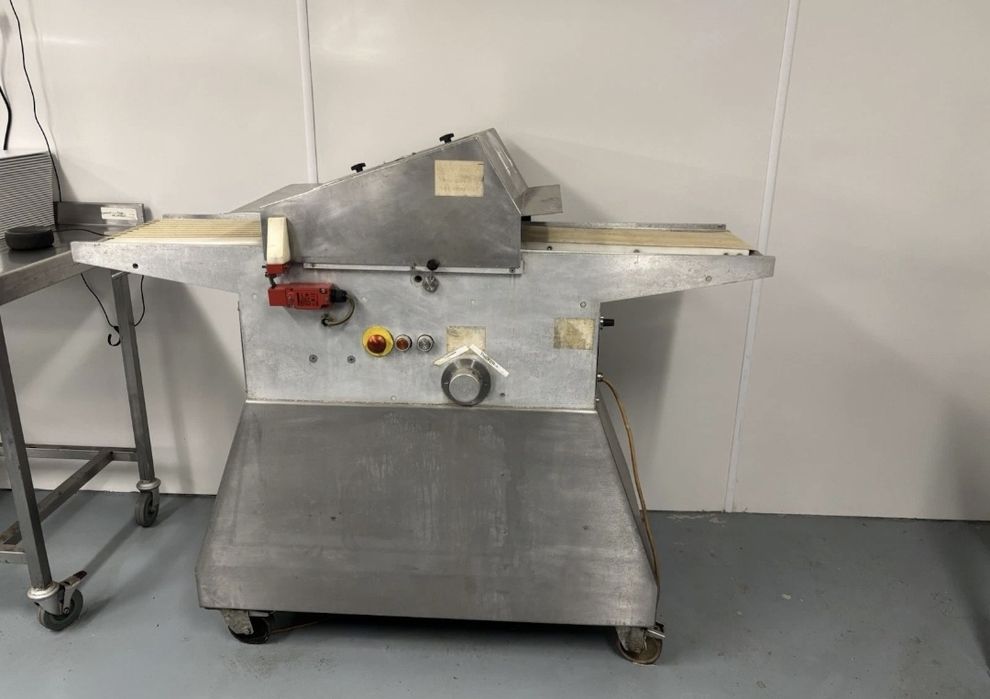 Masina feliat, feliator somon sushi