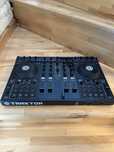 Controler Traktor S4