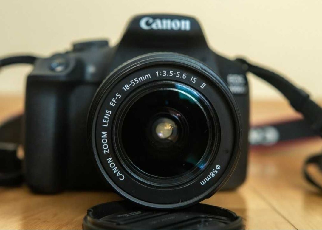 Canon 2000D camera foto,obiectiv +card de memorie