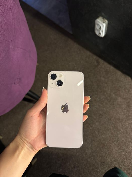Продаю Iphone 13 б/у в розовом цвете