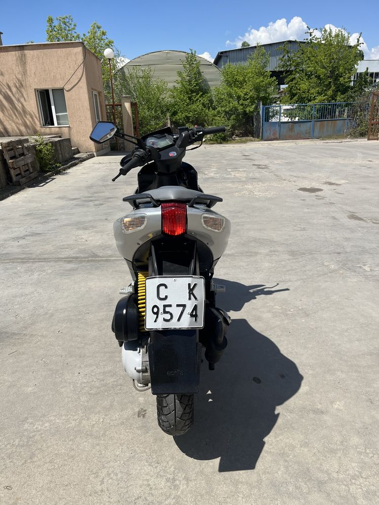 Aprilia sr50 factory