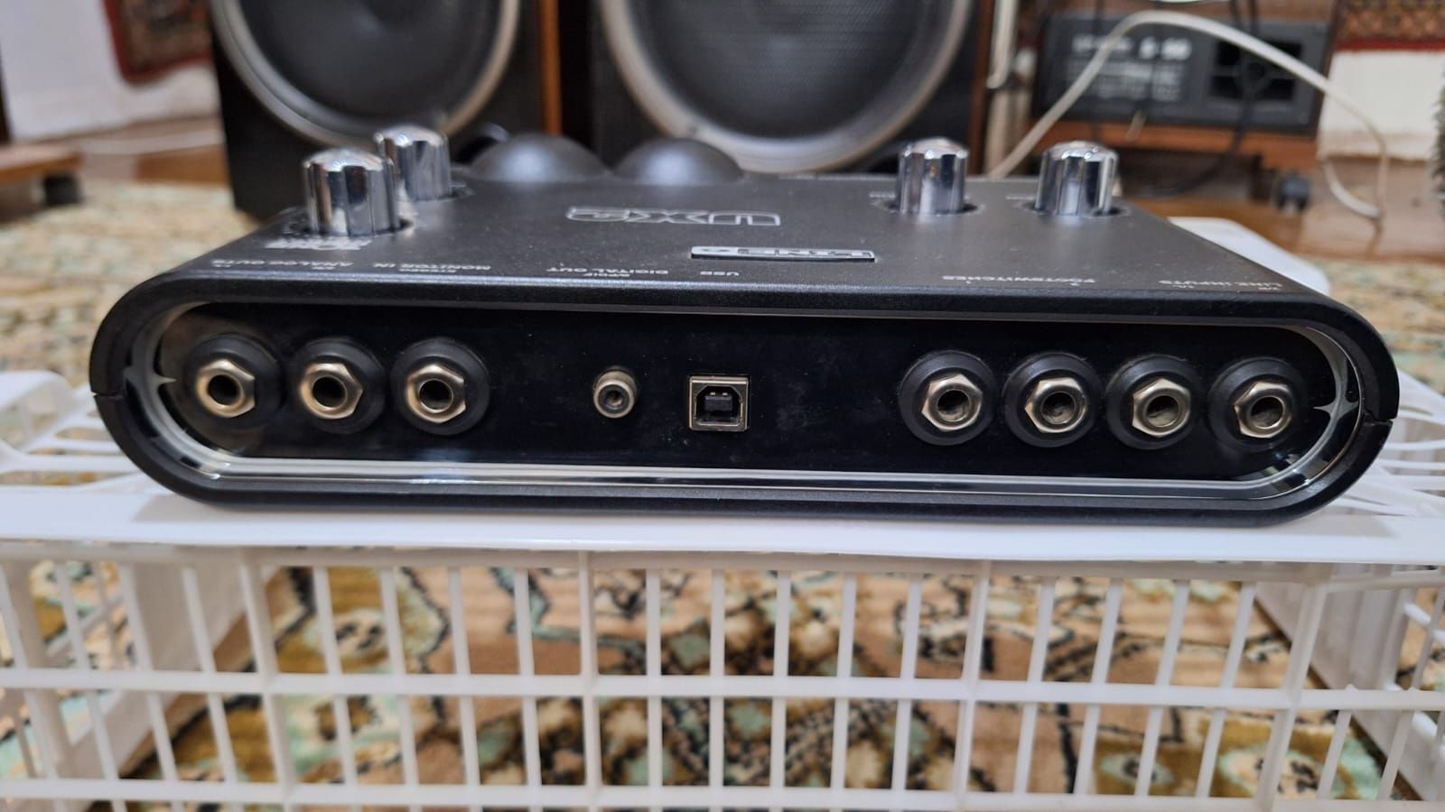 Колонки музыкальные Behringer, Yamaha, Visaton