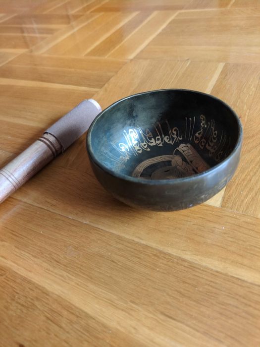 пееща купа с красив звук