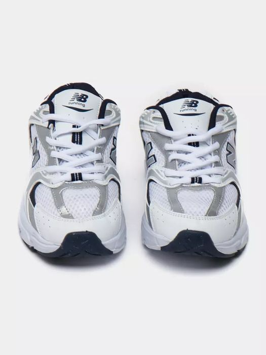 Yoshlar uchun zamonaviy va qulay krossovkalar