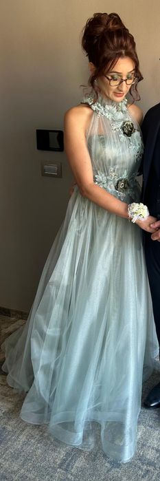 Vând rochie elegantă