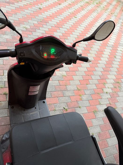 De vanzare scooter pentru varstnici