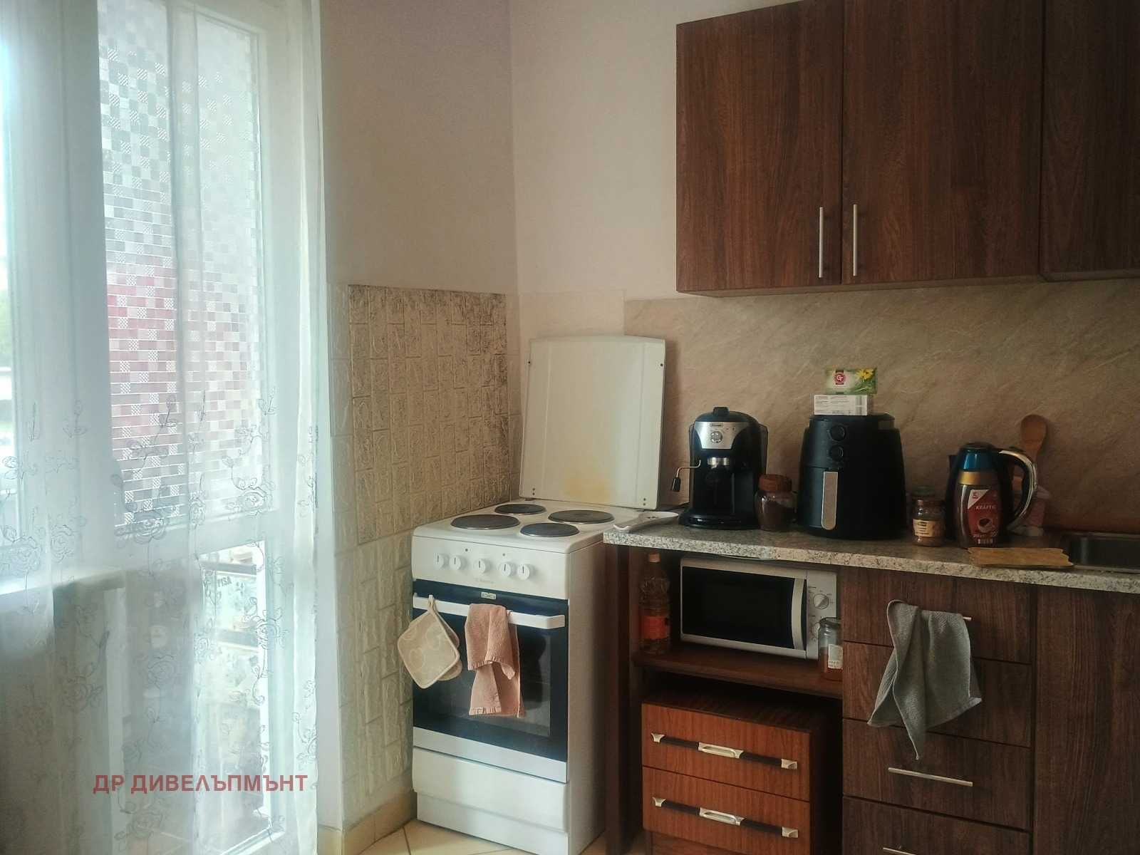 Продава 3-СТАЕН
град София, Фондови жилища, ул. Пражка пролет