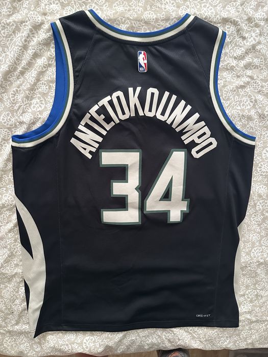 Maieu jordan baschet bucks NBA XL