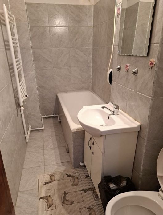 Inchiriez apartament in Costesti,Arges