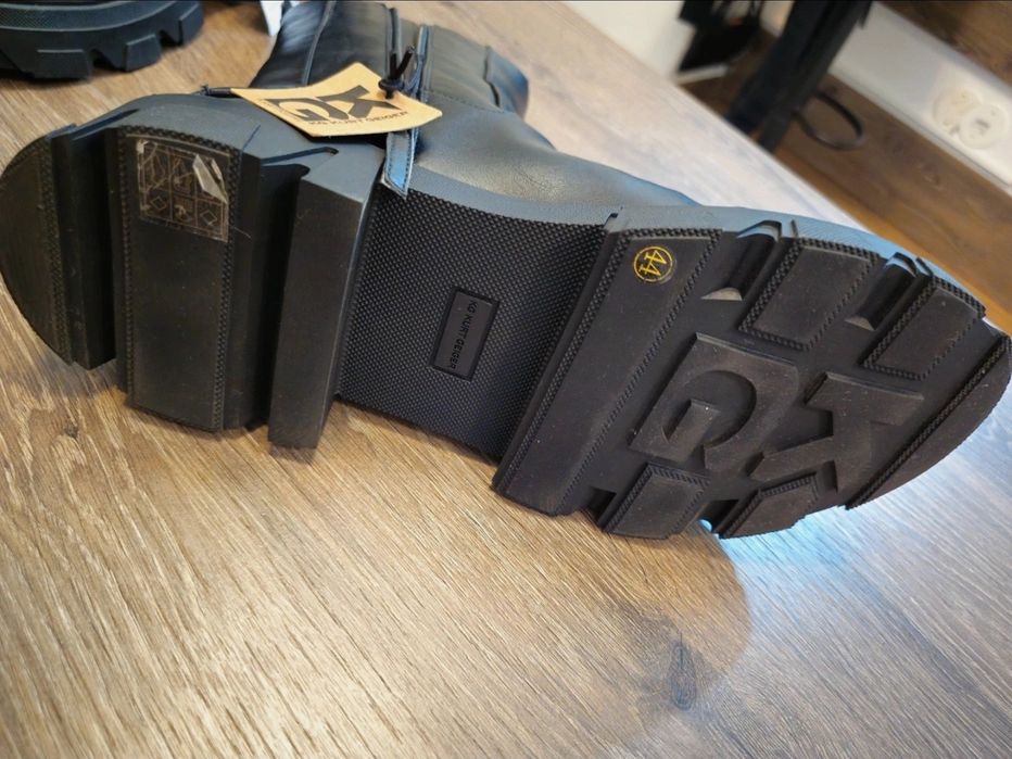 Ghete Kurt Geiger nou cu eticheta 44 piele