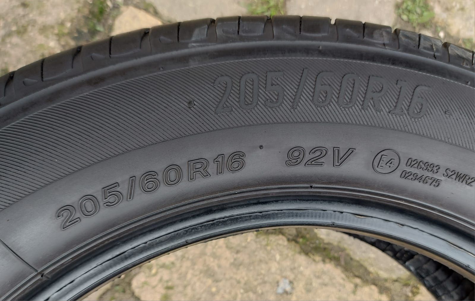 Set 2buc 205/60 R16 92V Lassa vară