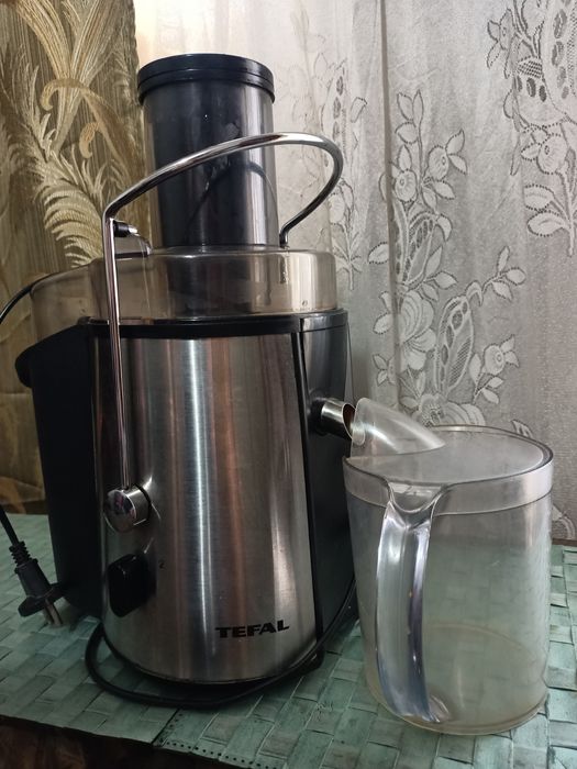 Продам соковыжималку