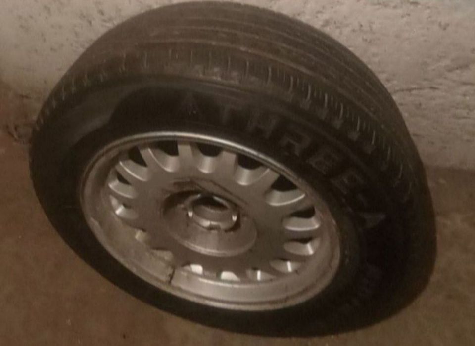 Запаска на Титановом Диске в хорошем состоянии!!