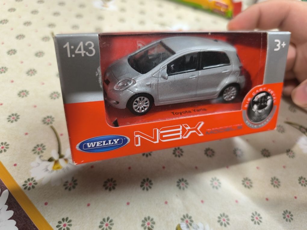Welly Toyota Yaris 1:43 мащаб