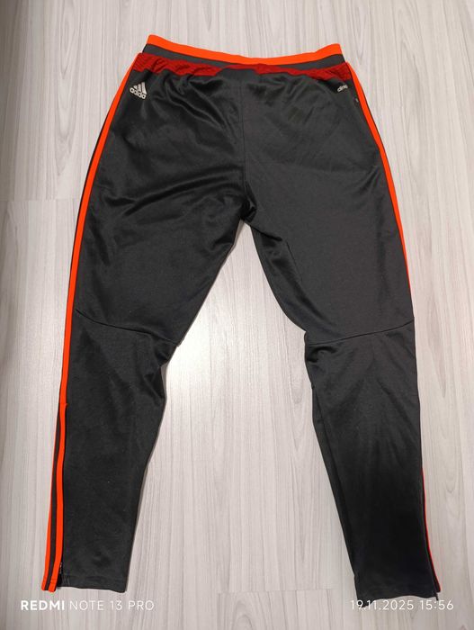 ''Adidas Manchester United''оригинално мъжко долнище Л размер