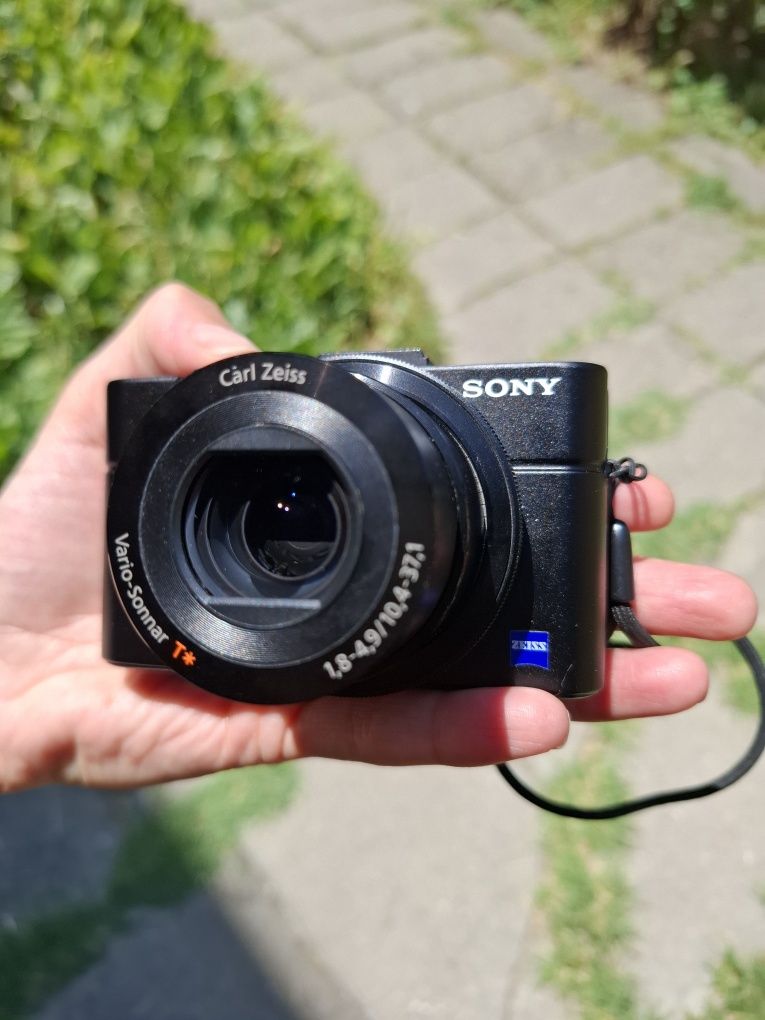 Компактен дигитален фотоапарат  SONY Cybershot RX100 MARK II