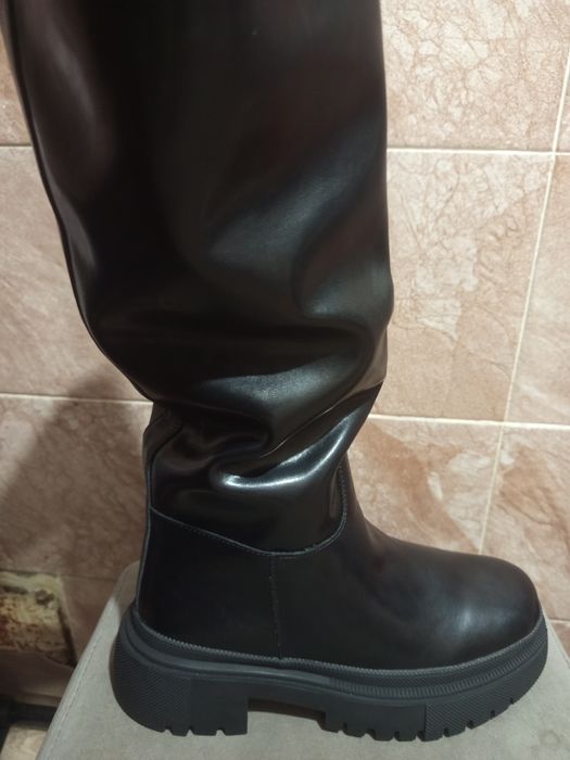 Продам новые женские сапоги!!!