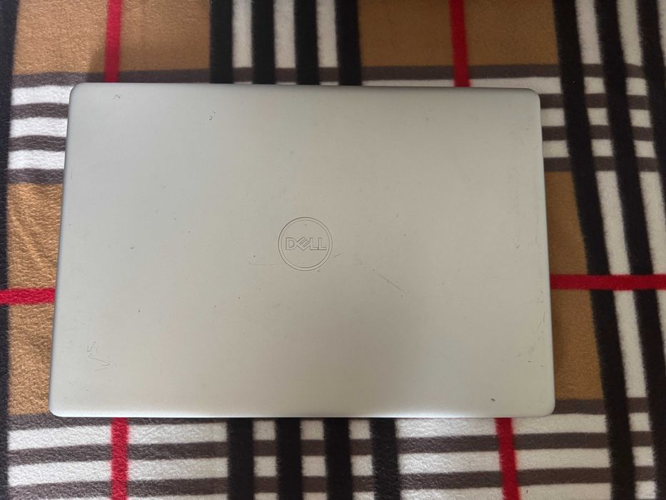 Laptop Dell Inspiron 5501, i5 gen. 10, 16 gb ram, 512 SSD, etc.