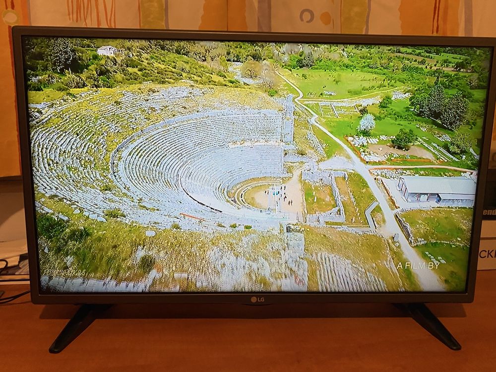 Телевизор LG 32LF510B.