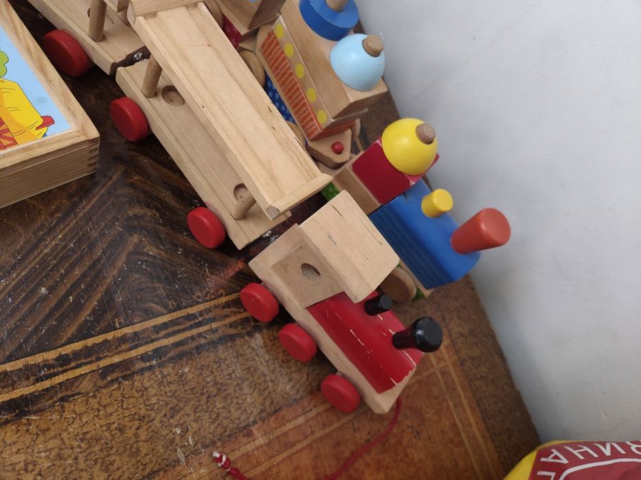 Дърени влакчета ,пъзел