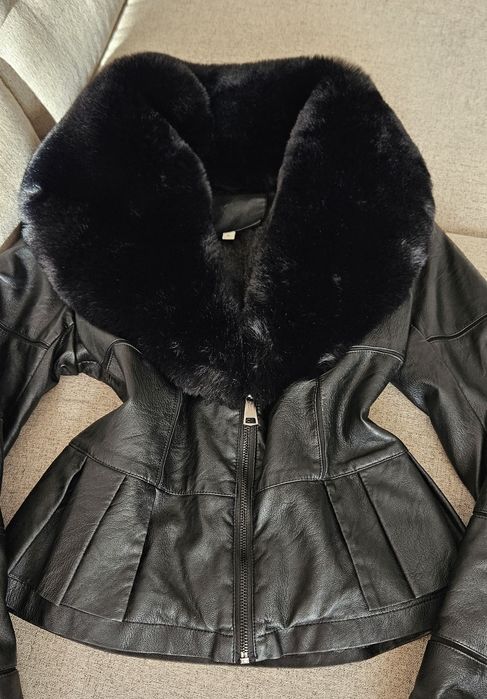 Geacă / jachetă superbă din piele ecologică și îmblănită