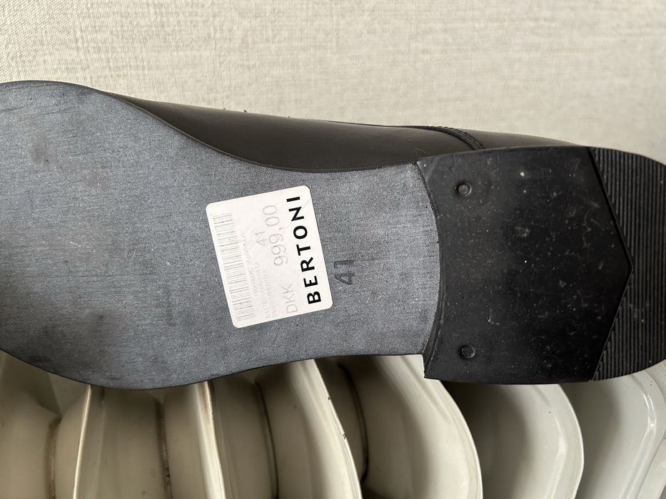 Туфли Bertoni iz Italy.41 razmer