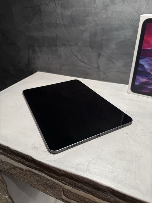 КАТО ЧИСТО НОВ Ipad Pro 11" 256 GB (2 gen)