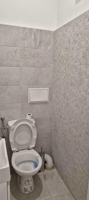Дава се под наем Офис в Бургас, Център - 30 кв.м за 280.5 € - Снимка #5