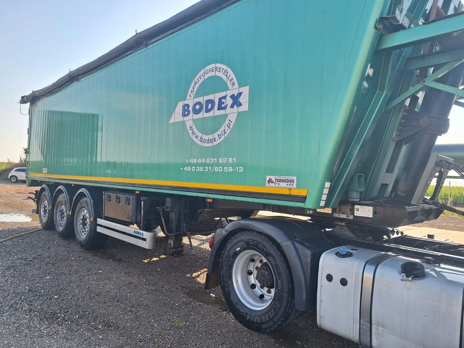 Semiremorca basculabila