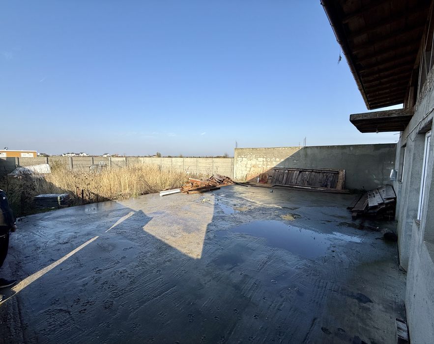 Teren + constructie de inchiriat