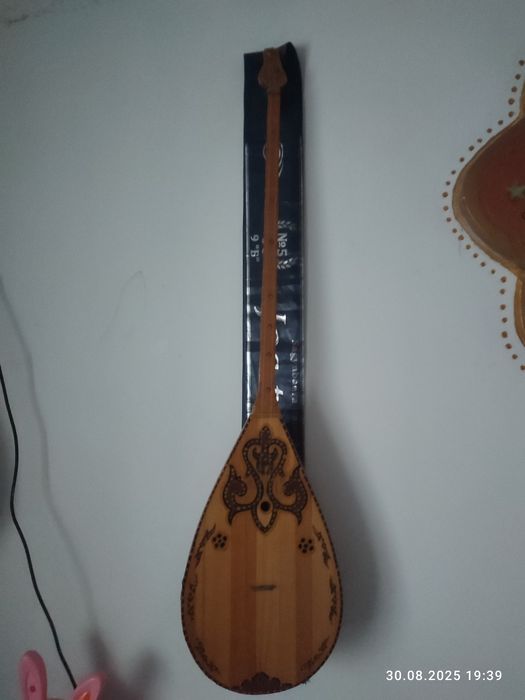 Домбыра сатылады