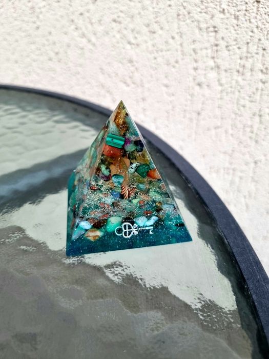 Piramida orgonica - atrage prosperitatea